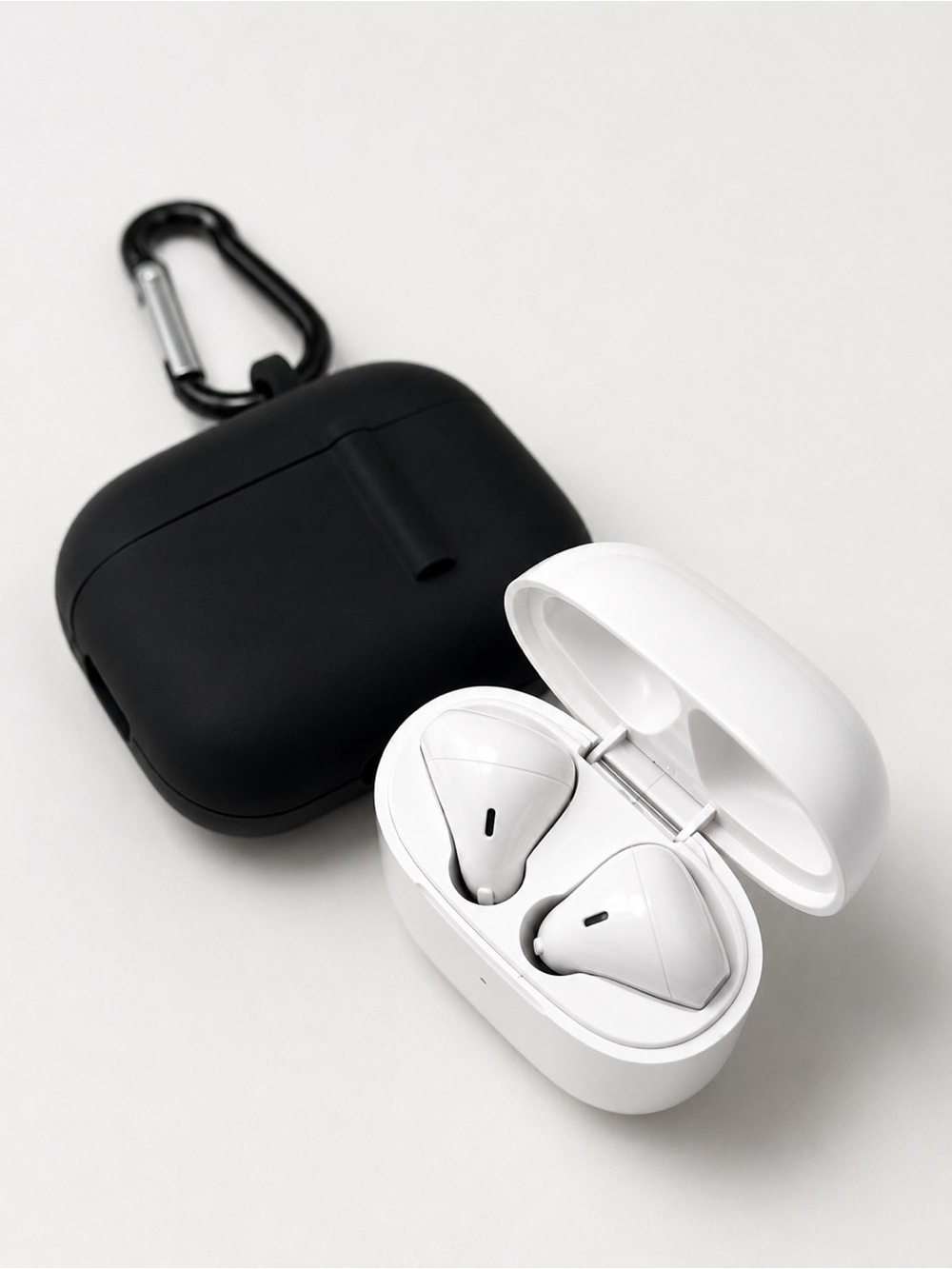 Wireless True Wireless Earbuds in White with Charging Case